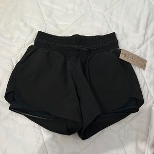 Women’s Albion Fit Black “Lunge” Shorts Size XS NWT